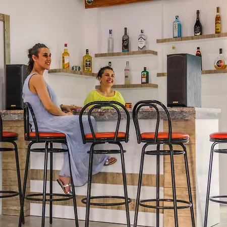 Aysev Αλάνια